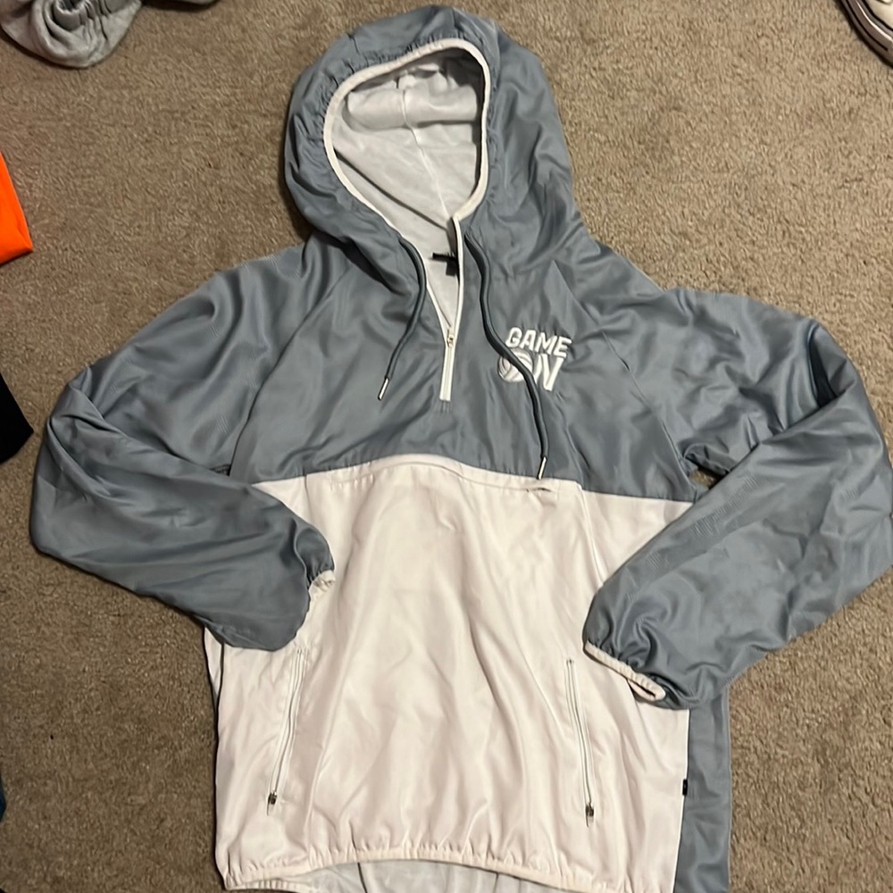 Pennant Sport Windbreaker : Size Medium
